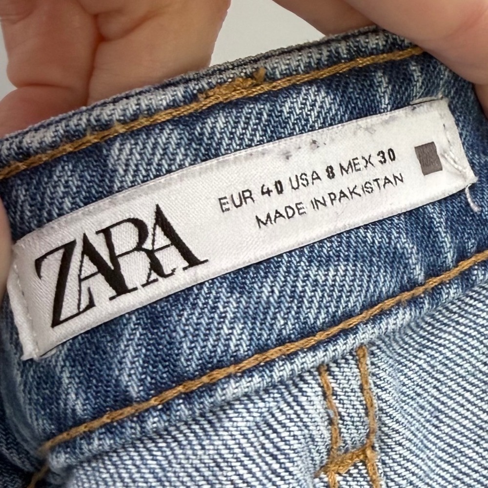 Zara Women High Rise Distressed Mom Jeans Blue Medium Wash Size 8 Tapered Leg - Picture 4 of 4